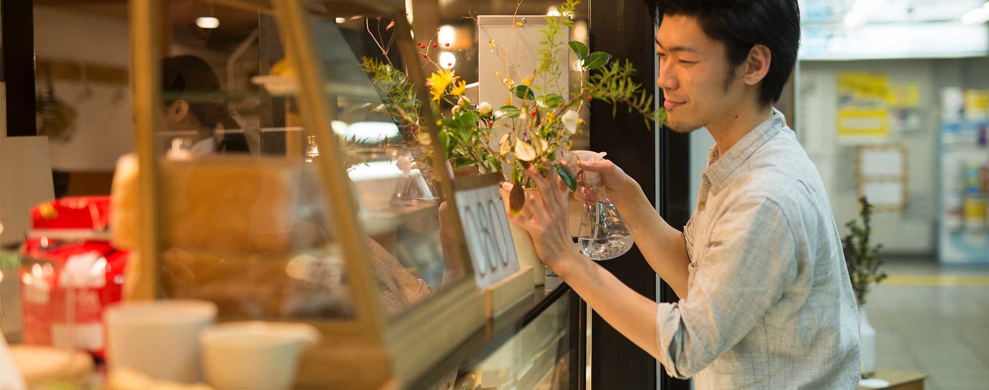 hachipancafe店頭ショーケース
